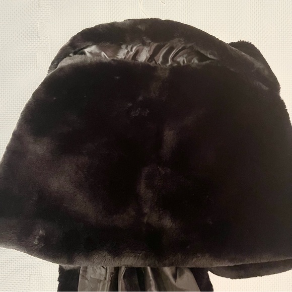 Black Faux Fur Shawl Wrap Evening Stole Clip Closure - Picture 6 of 11